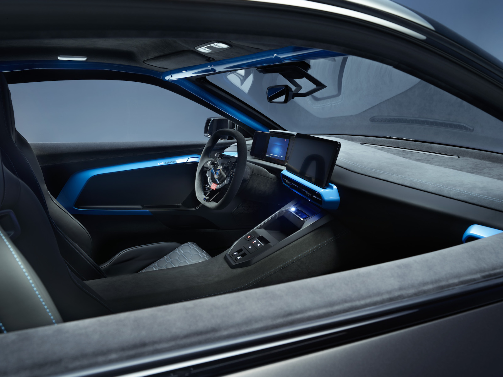 20200515_27_Roland_Gumpert_Nathalie_First_Edition_Interior_R-Side_Front